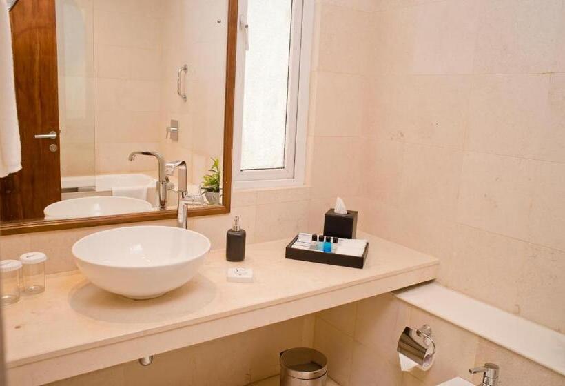 Люкс Вид на Море, Ocean Edge Suites & Hotel Colombo