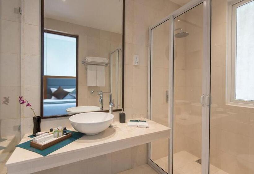 Люкс Вид на Море, Ocean Edge Suites & Hotel Colombo