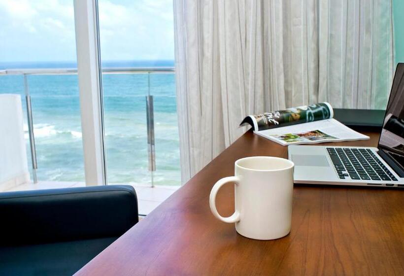 Люкс Вид на Море, Ocean Edge Suites & Hotel Colombo