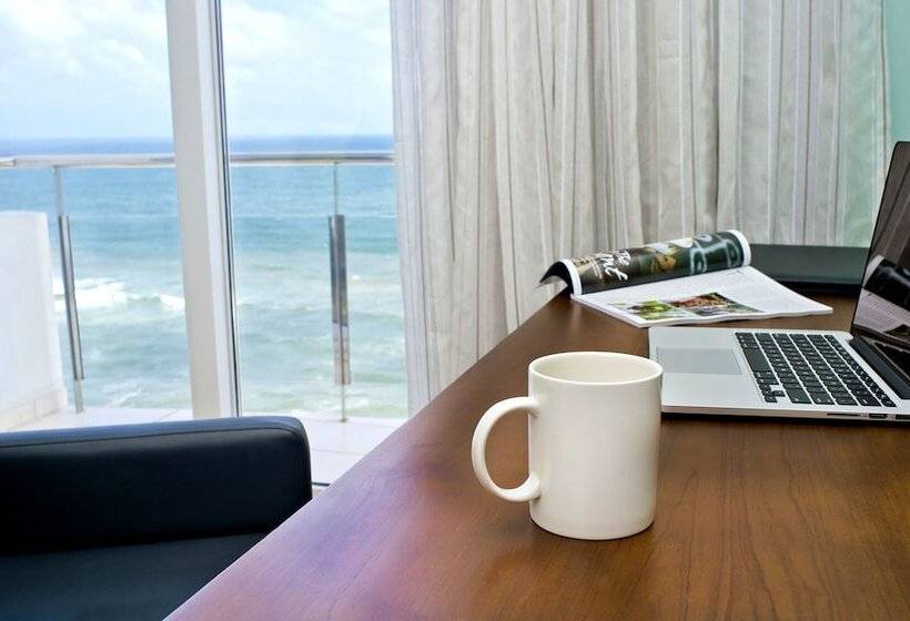 Люкс Вид на Море, Ocean Edge Suites & Hotel Colombo