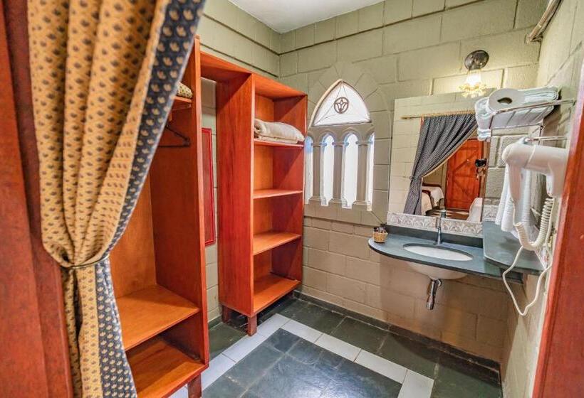 اتاق سوپریور, Pousada Camelot Inn