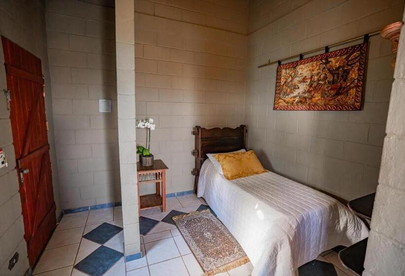 اتاق استاندارد, Pousada Camelot Inn