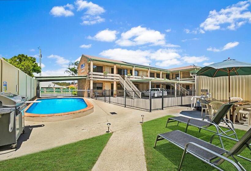 Семейный Номер Классика, Golden Beach Motor Inn, Caloundra