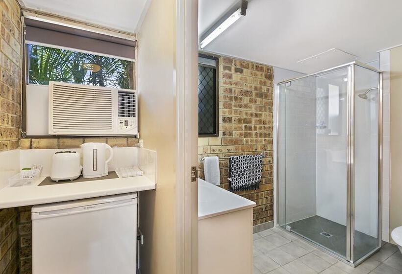 Семейный Номер, Golden Beach Motor Inn, Caloundra