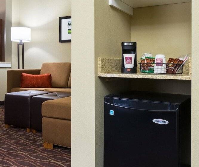 Люкс, Comfort Suites Dubois