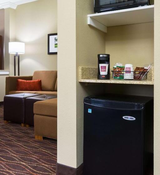 جناح, Comfort Suites Dubois