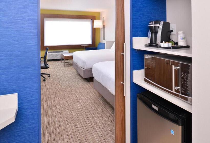 Люкс, Holiday Inn Express & Suites Madison, An Ihg