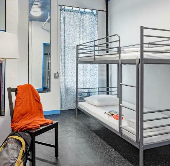 带共用卧室公用房间的床, Central Park West Hostel