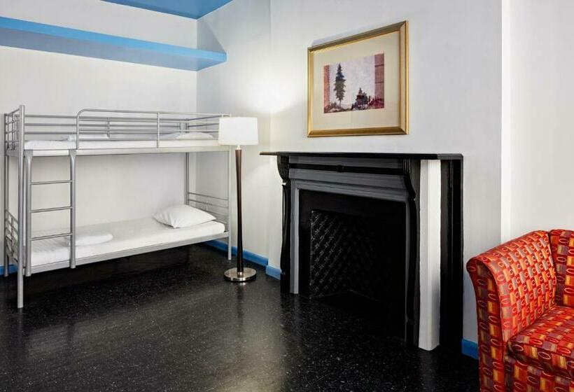 带共用卧室公用房间的床, Central Park West Hostel
