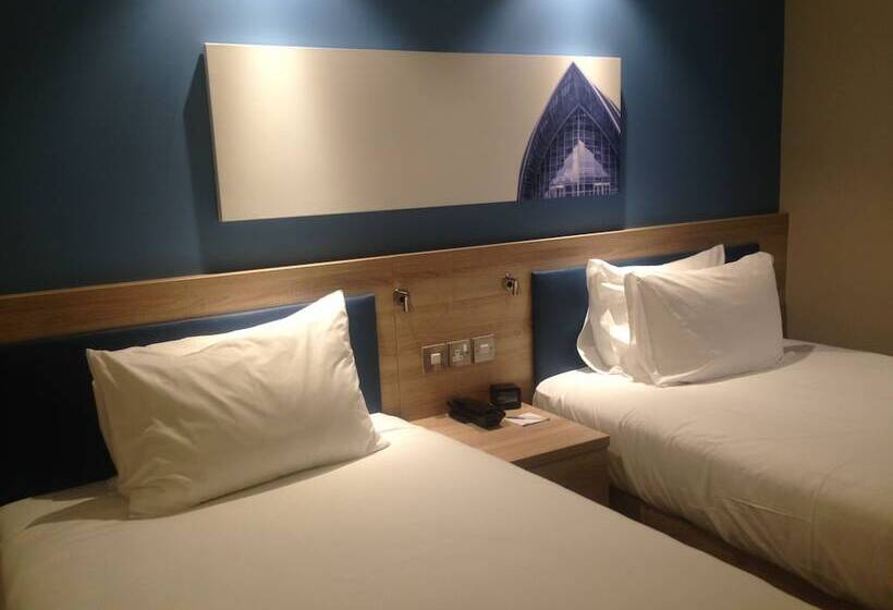 חדר סטנדרט, Hampton by Hilton Glasgow Central