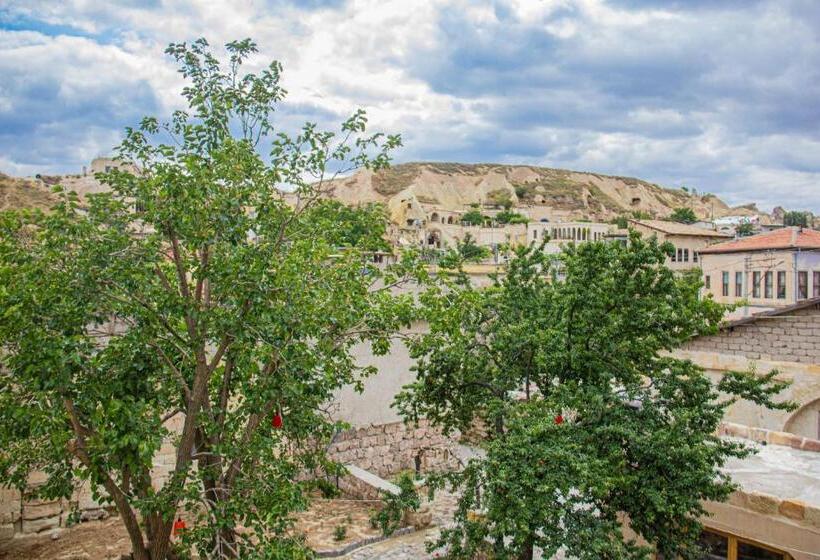 Номер Стандарт, Junior Ottoman Cave