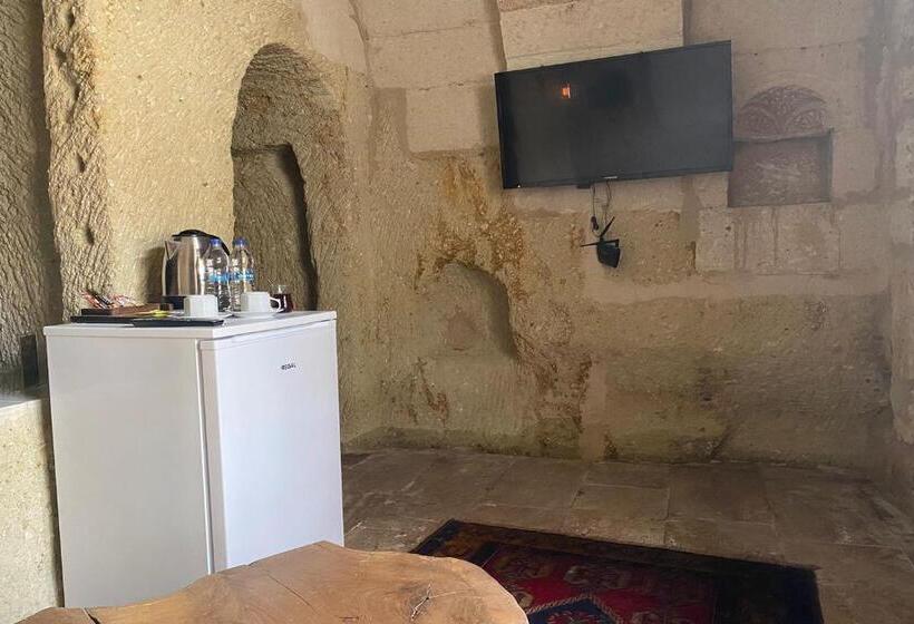 Полулюкс Вид на Сад, Junior Ottoman Cave