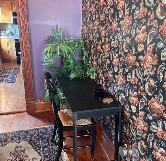 Апартаменты 2 Спальни, South Broadway Manor B&b   Near Fallingwater, Ohiopyle State Park, Hiking & Biking Trails Gap