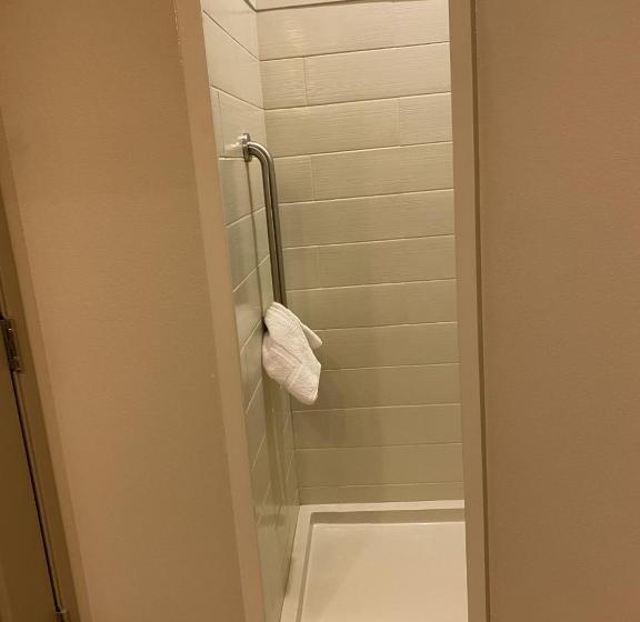 غرفة قياسية سرير كينج, Americinn By Wyndham Hartford Sd