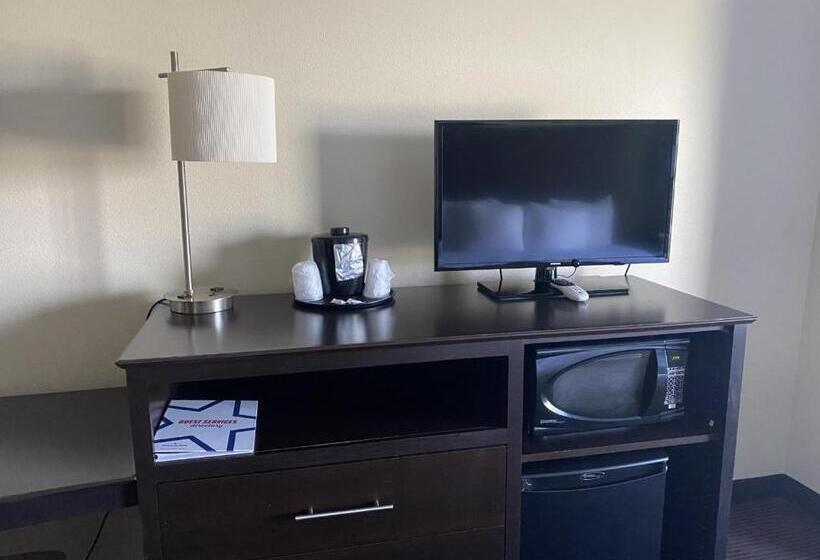 스위트 킹사이즈 침대, Americinn By Wyndham Hartford Sd