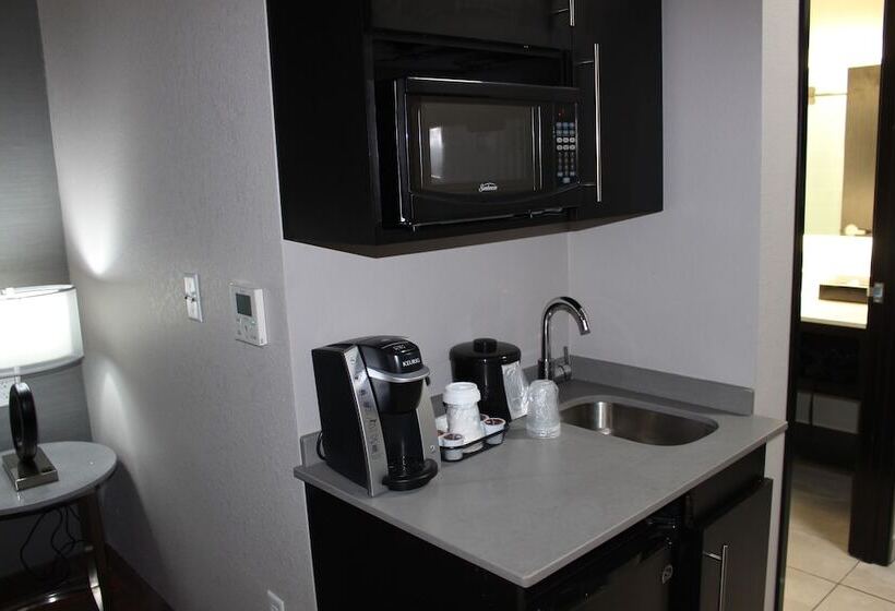 장애인을 위한 스위트, Holiday Inn Express Shawnee, An Ihg