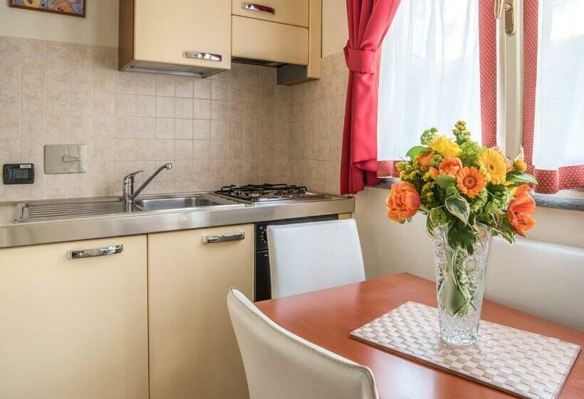 استودیو کامفورت, Loger Confort Residence & Apartments