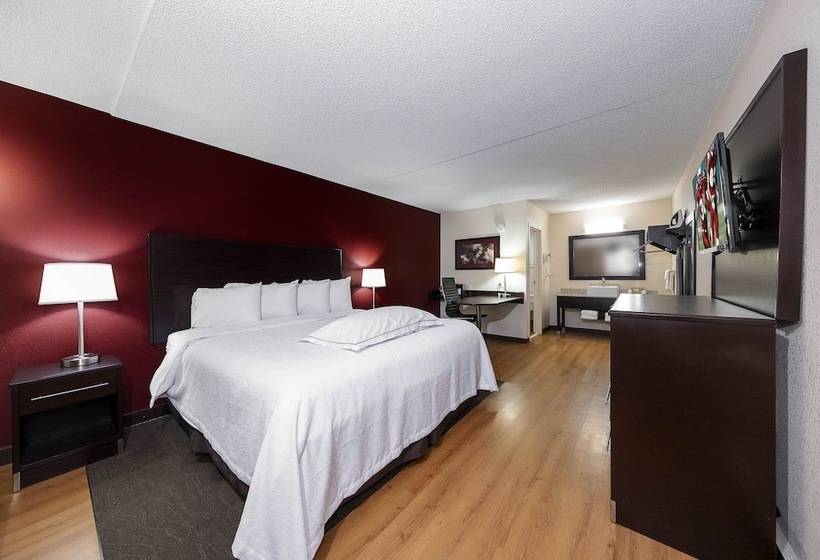 Номер Премиум, Red Roof Inn Plus+ Huntsville – Madison