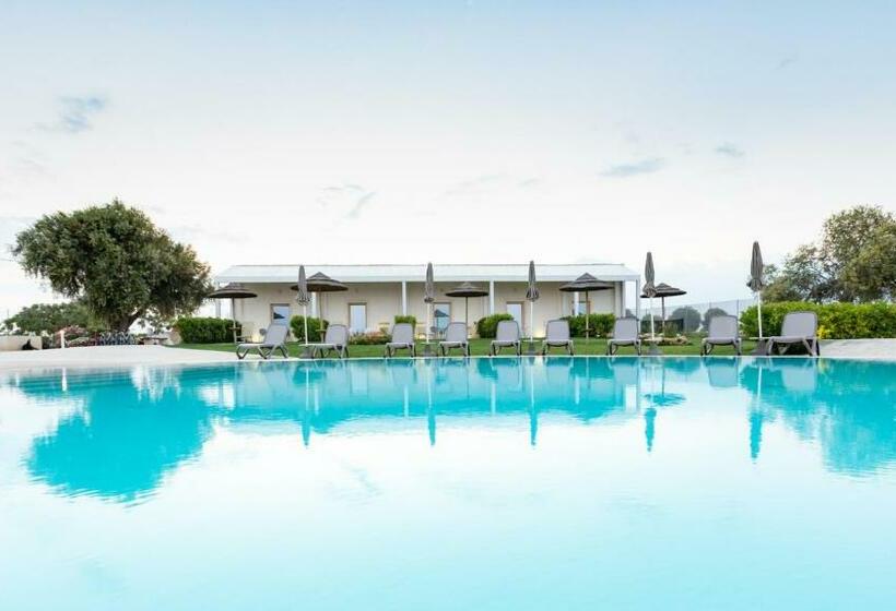 Номер Deluxe Вид на Бассейн, Addauro Resort