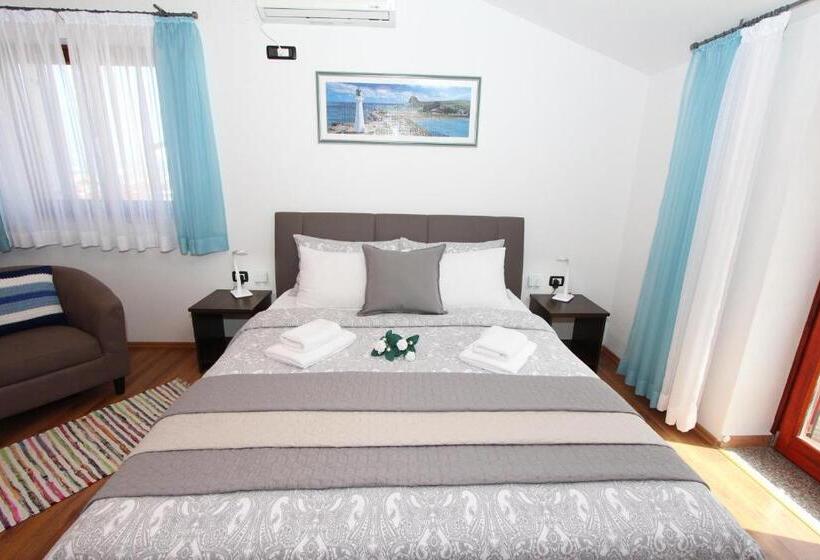 스탠다드 발코니 룸, Rooms And Apartment Matosevic