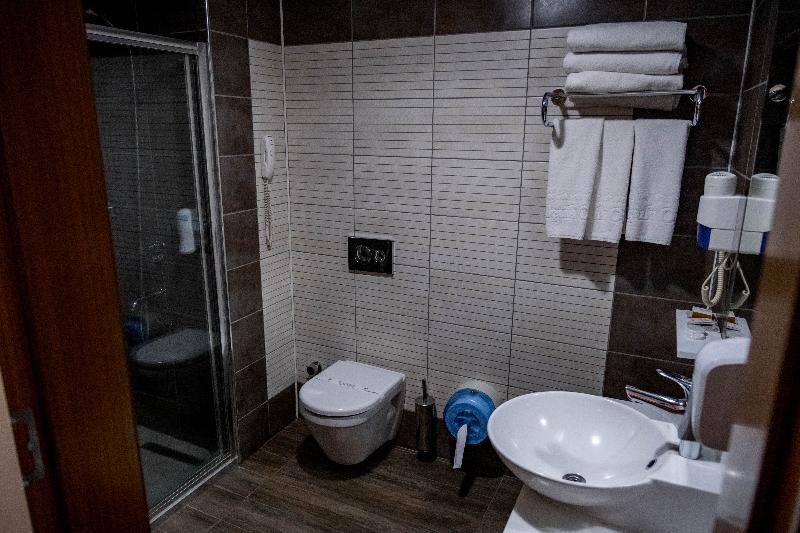 اتاق استاندارد سه نفره, Selçuk