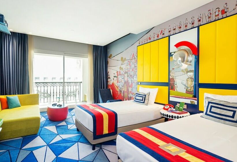اتاق استاندارد تودرتو, The Land of Legends Kingdom Hotel