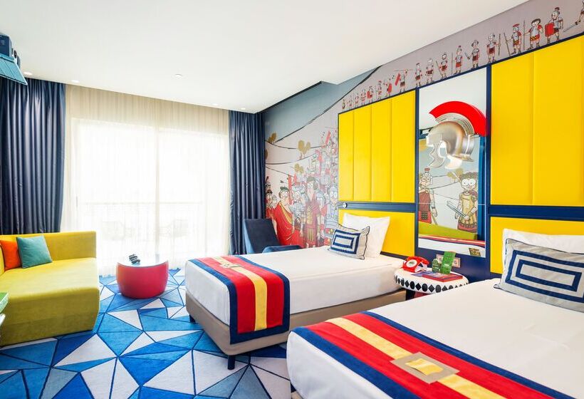 اتاق استاندارد تودرتو, The Land of Legends Kingdom Hotel