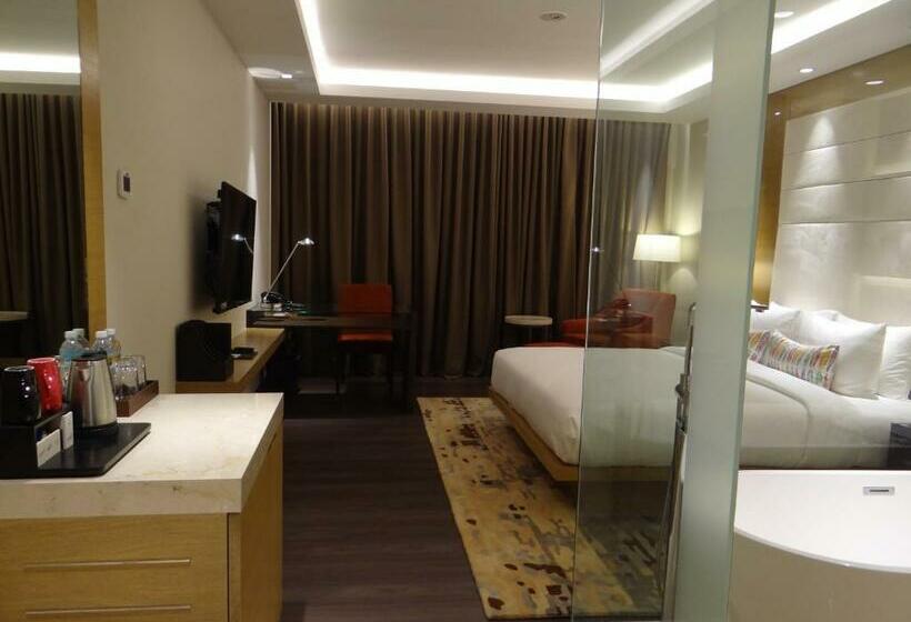 اتاق لوکس, Feathers  A Radha Hotel, Chennai
