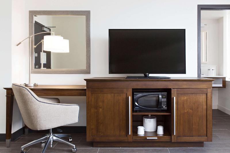 סטודיו פרמיום, Hampton Inn & Suites Dallas Downtown