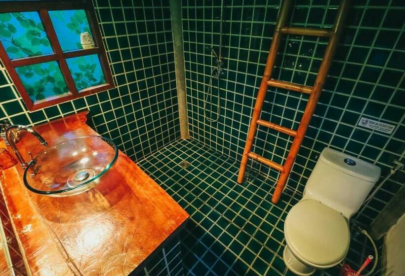 Люкс, Leeloo Paradise
