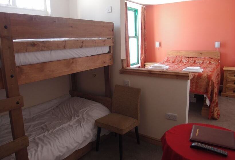 패밀리 룸, Royal Britannia