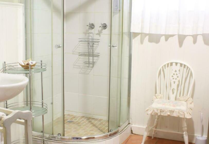اتاق استاندارد, The Jays Guest House
