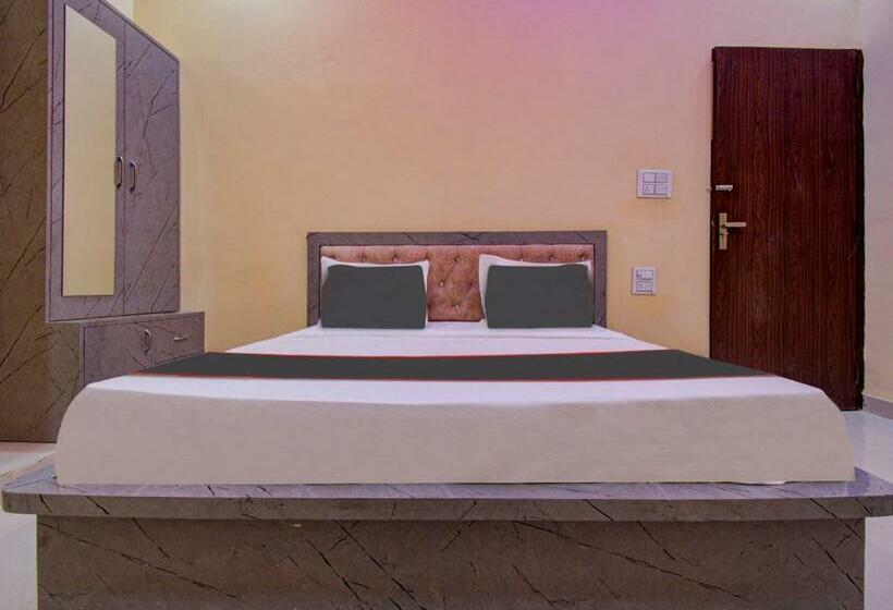 三人经典房间, Collection O Rj14 Hotel Sanwariya & Resturant
