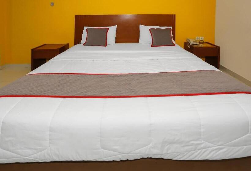 سوییت لوکس, Townhouse Oak Hotel Fiducia Pasar Minggu