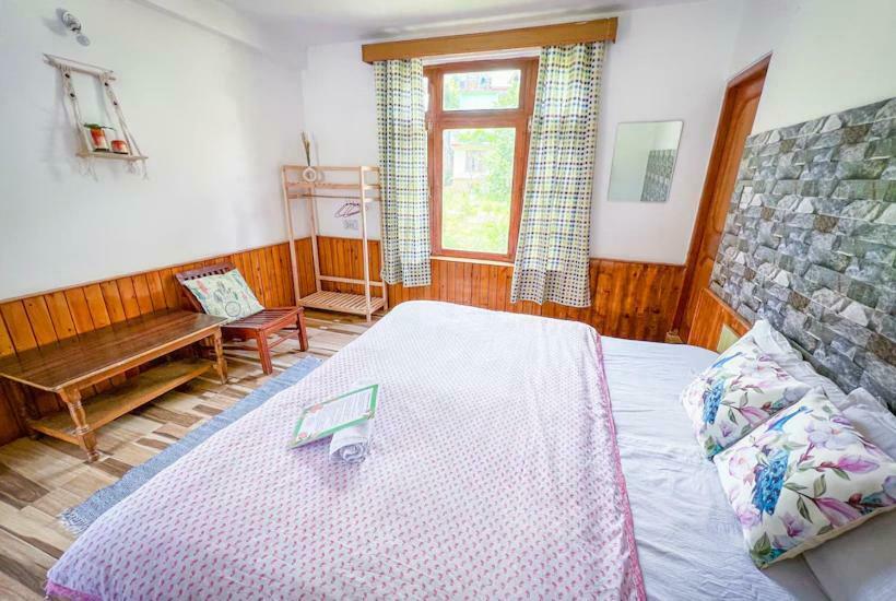 Номер Стандарт Вид на Горы, Eagle Guesthouse