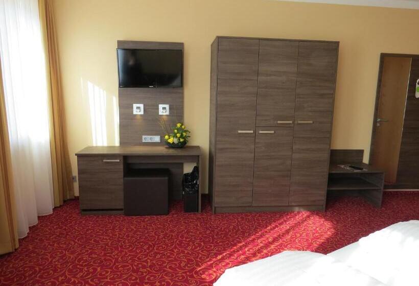 Номер Deluxe, Ates Hotel Lampertheim