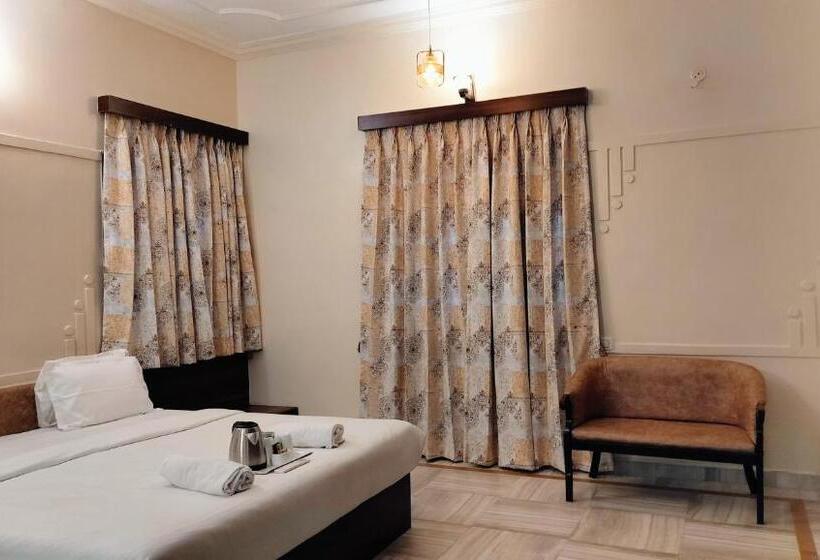 Номер Deluxe Кровать Кинг, The Orchard House   A Boutique