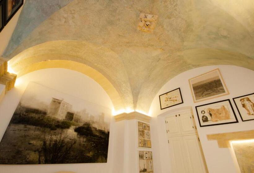 Вилла с 1 спальней и бассейном, Palazzo Raho Art Museum