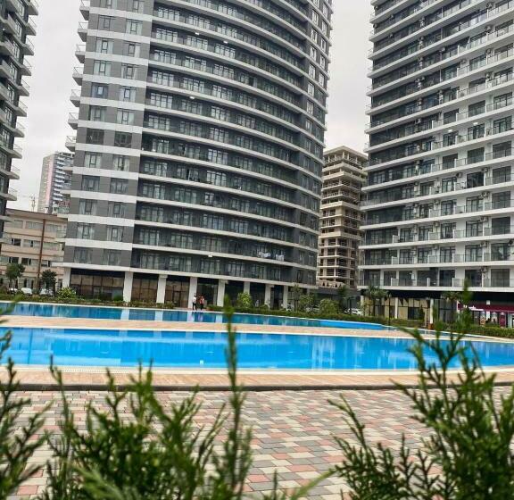 استودیوی سوپریور, Bianca Residential