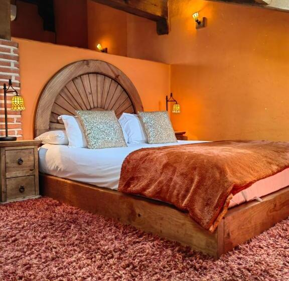 Номер Deluxe, El Planeta Escondido
