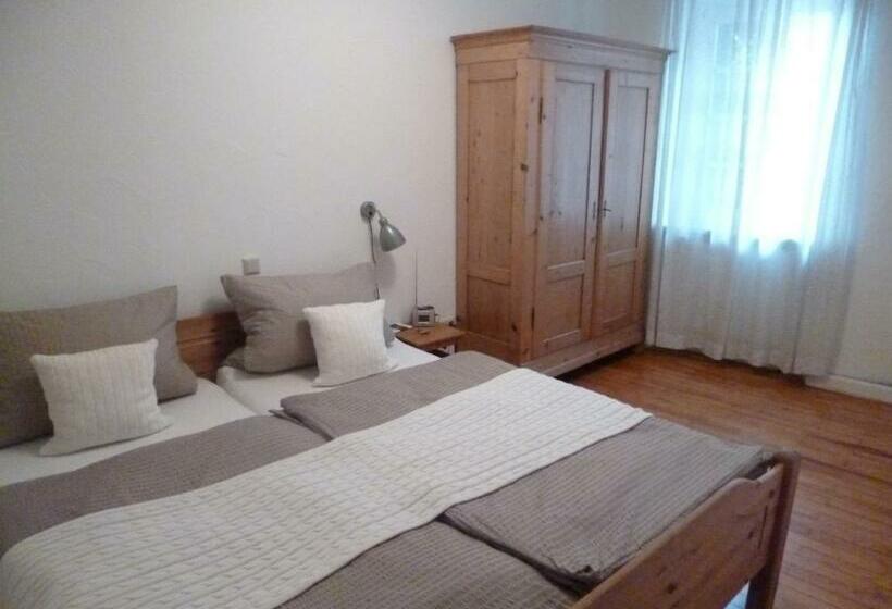 Апартаменты 1 Спальня, Alter Winzerhof Weisenheim Am Berg E.k