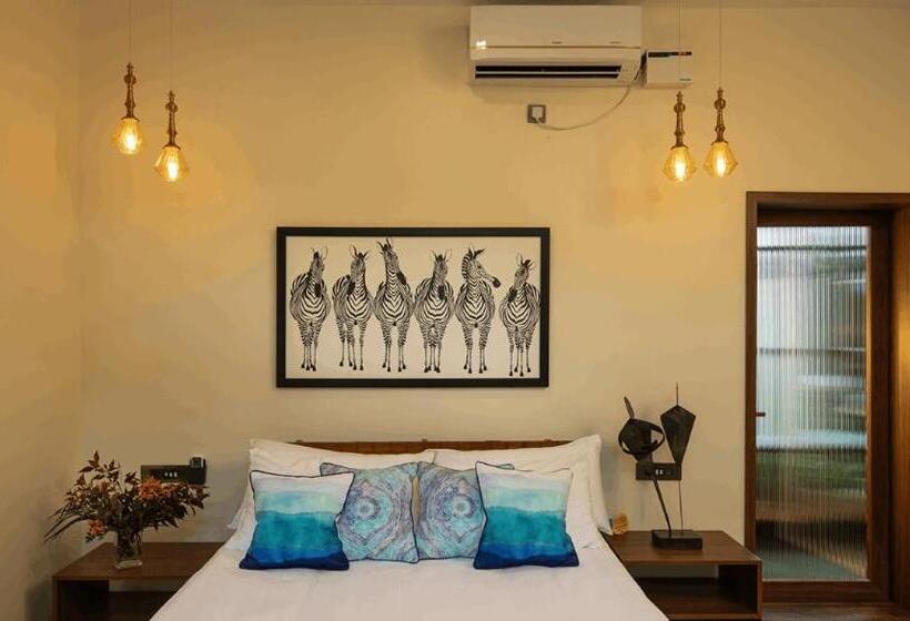 带大床的高级房间, Orchid Tree Wellness Retreat