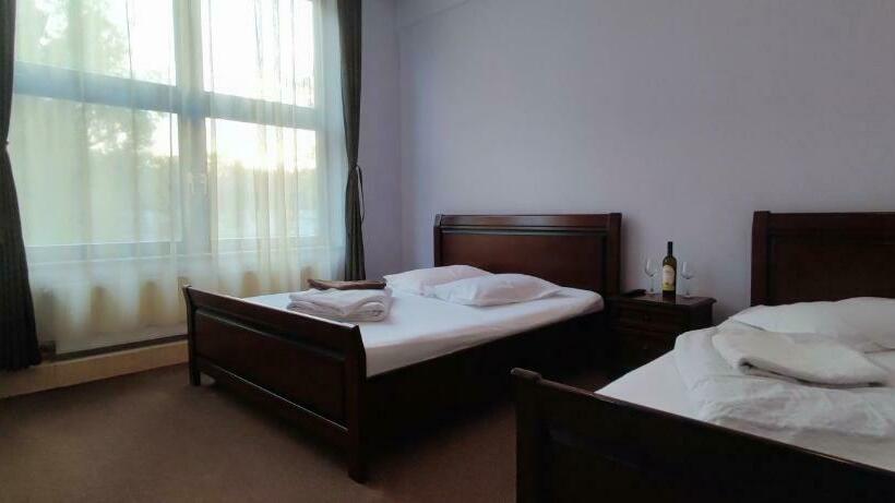 Номер Стандарт Трехместный, Motel Azur Km36