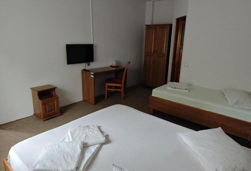 Номер Стандарт Трехместный, Motel Azur Km36