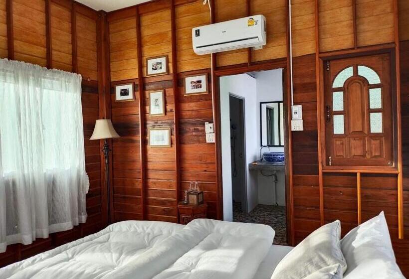 Номер Deluxe с Балконом, Destiny Home Stay
