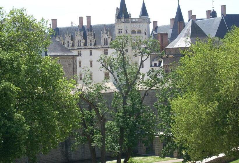 Номер Executive, Du Château