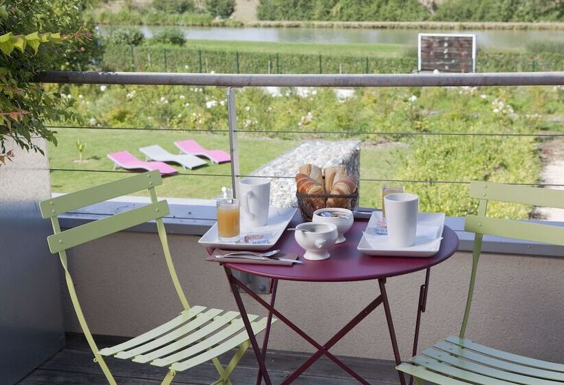 Люкс Вид на Реку, Logis Hôtel Terre De Loire