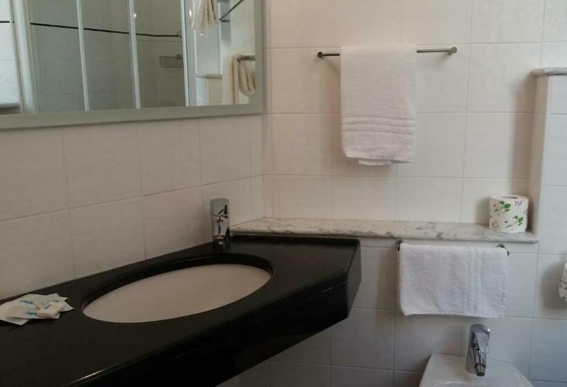 标准单人间, Albergo Italia