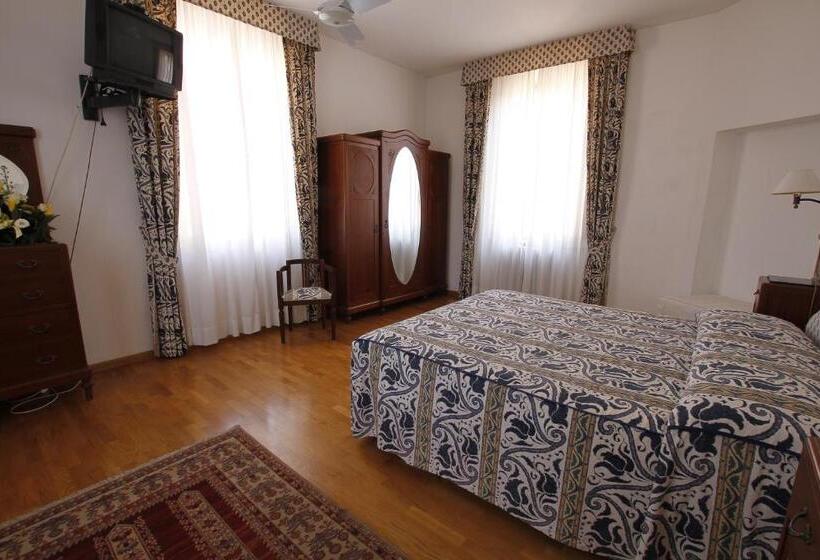 小型套房, Albergo Italia