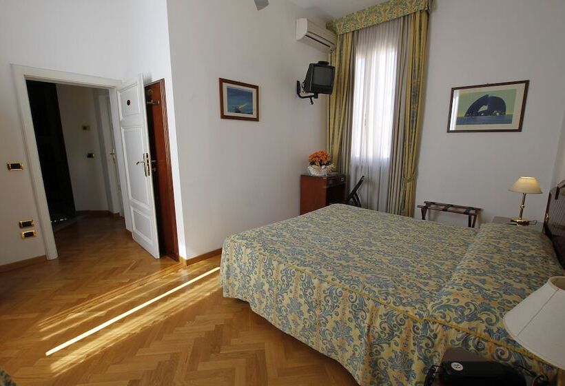 标准间, Albergo Italia